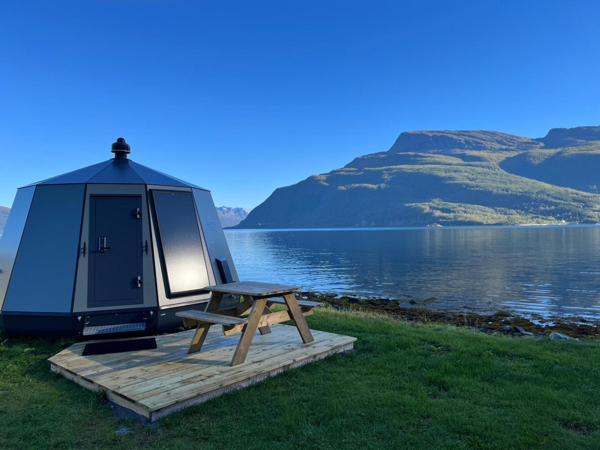 Отель Elvegard Fjordcamp Grov Экстерьер фото